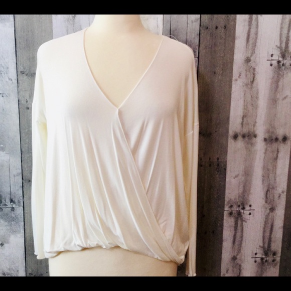 SOLD❤️Draped White Long Sleeve TopSilence Noise XS - Picture 2 of 5